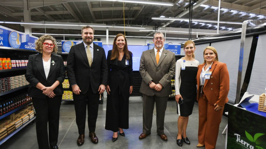 Nuevo Walmart Naranjo en fase final previa a la inauguración