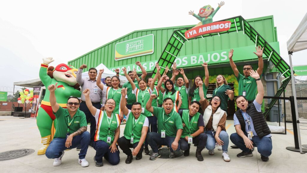 Despensa Familiar celebra apertura de sus nuevas tiendas en Villa Nueva y Cobán