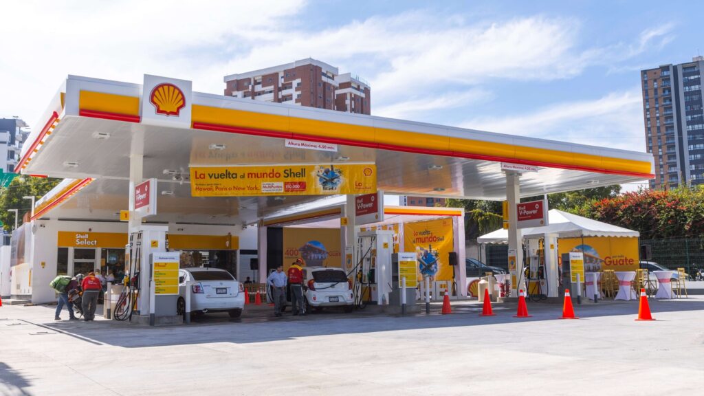 Shell celebra la apertura de su estación número 400