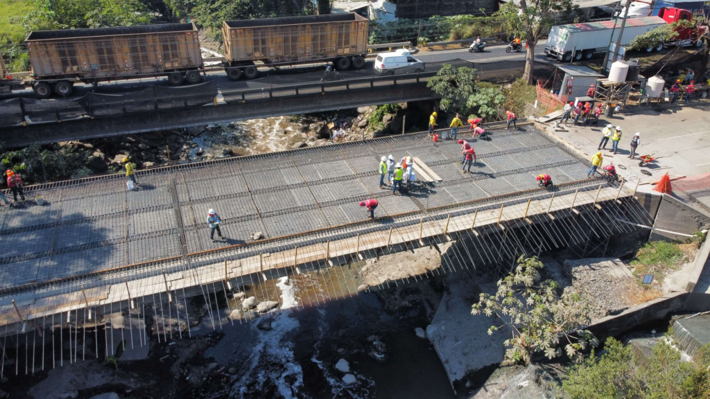 CONVÍA, avanza en la construcción de una autopista moderna y segura