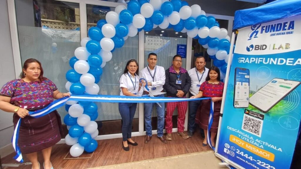 FUNDEA reinaugura por remodelación su agencia en Todos Santos