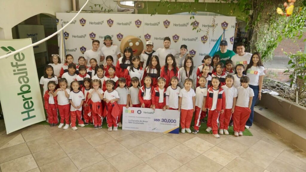 L.A. Galaxy y Herbalife realizaron una donación a la IMA de Guatemala 