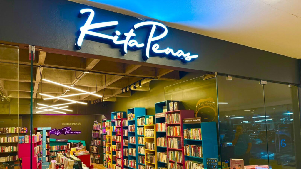Librería Kitapenas llega a Oakland Place