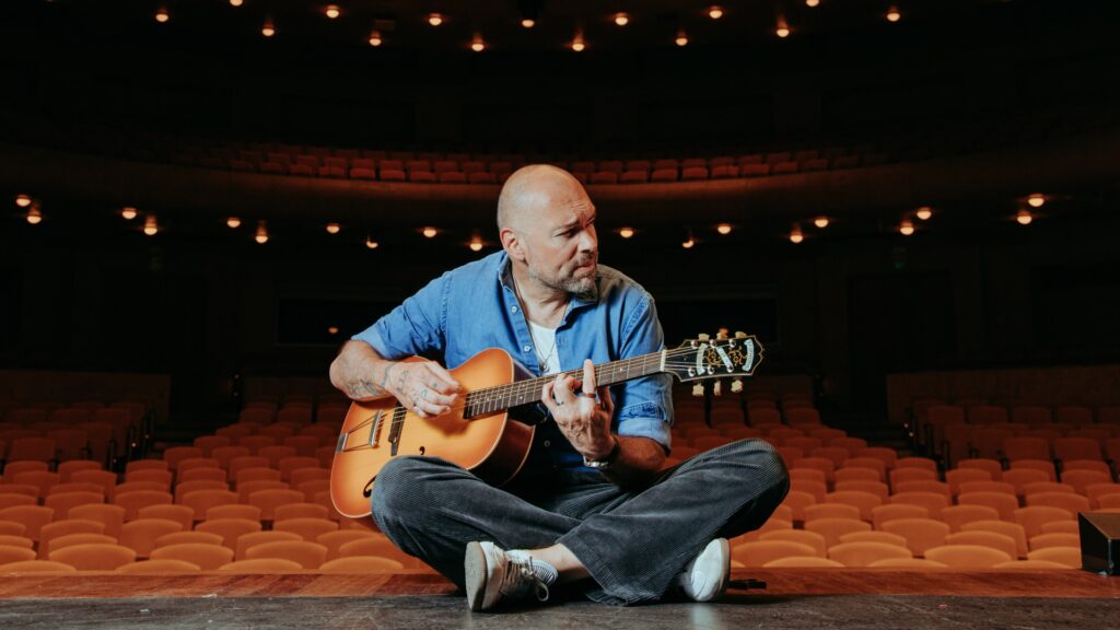 Santiago Cruz presenta “Un Amor de Verdad”