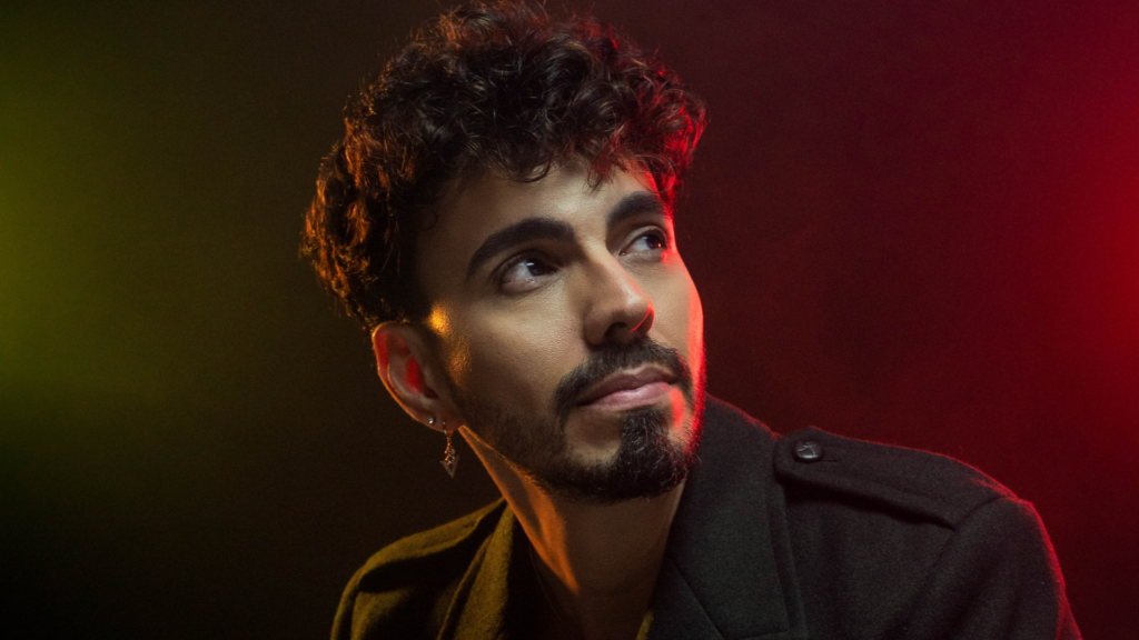 “Voelin honra a los migrantes en una canción para Navidad”