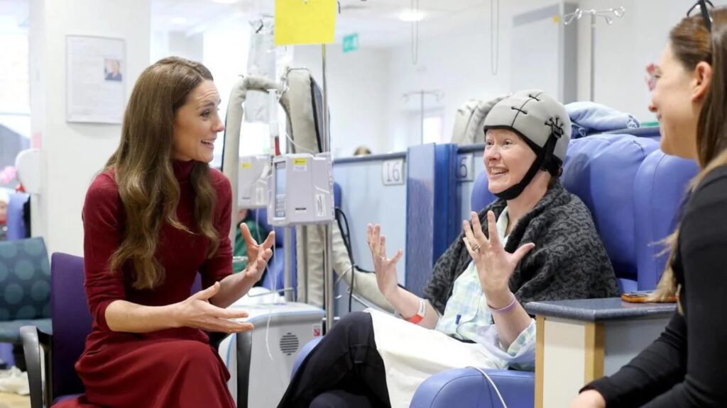 Kate Middleton visita a pacientes con cáncer