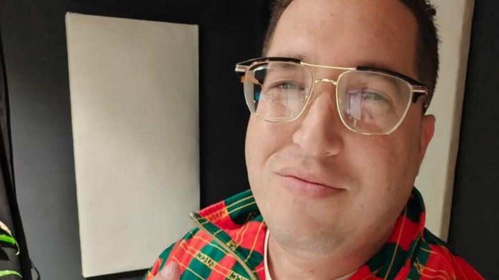 Dr vega le canta al amor y presenta su tema "Cupido"