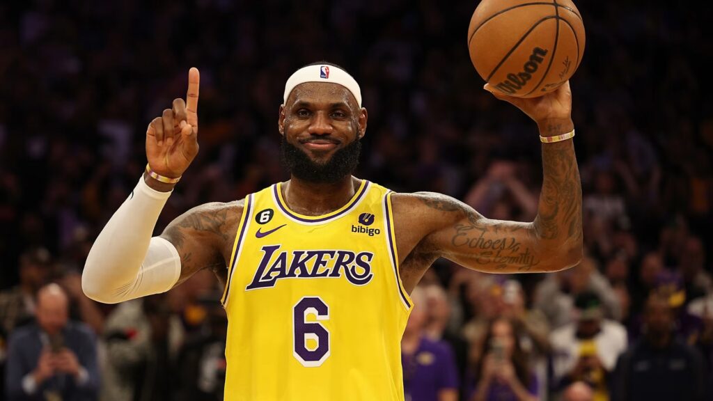 LeBron James Hace Historia al Alcanzar 50,000 Puntos Combinados