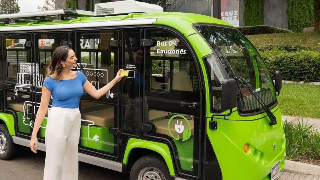 Miraflores lanza su nuevo busito eléctrico, una alternativa eco-friendly para moverse con comodidad