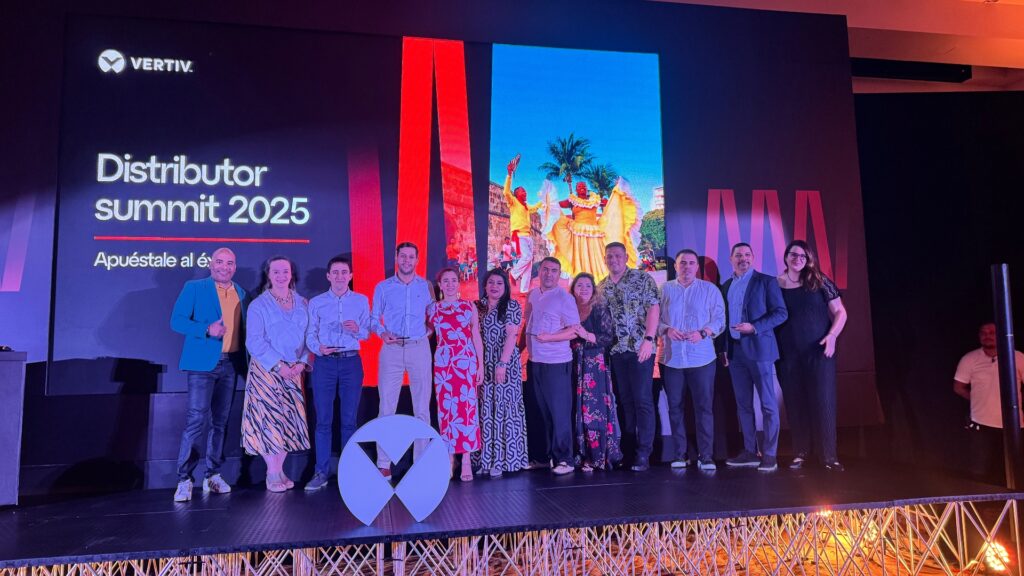 El Summit de Distribuidores 2025 de Vertiv reconoce el éxito de sus distribuidores latinoamericanos