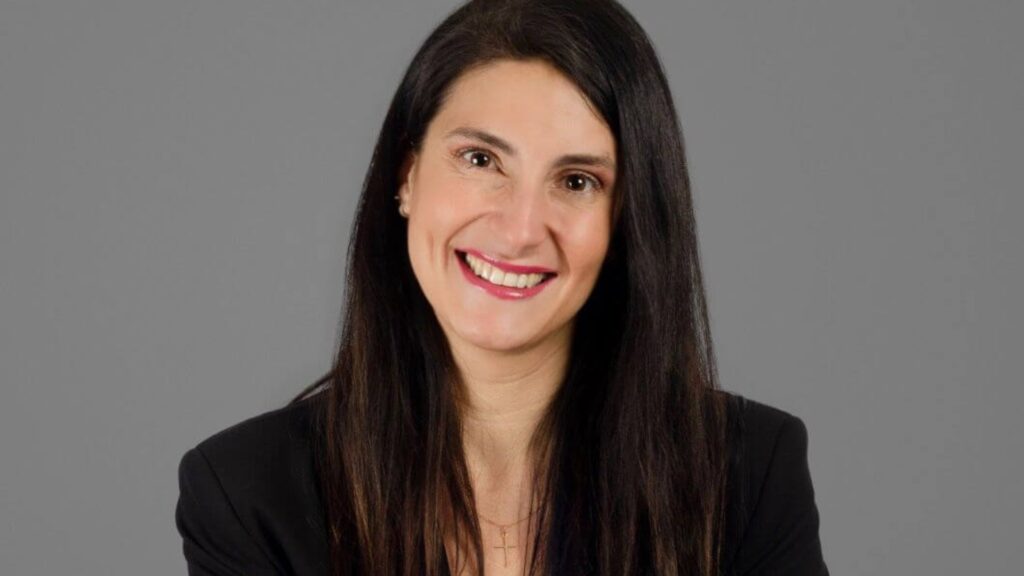 Adoptar la tecnología para promover el empoderamiento de la mujer