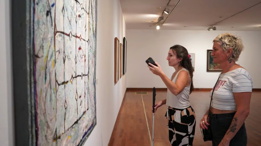 El Museo Caraffa lanza innovador servicio de audiodescripción para personas con discapacidad visual