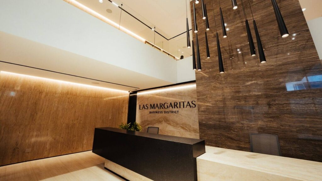 Torre II de Las Margaritas da la bienvenida a su moderna Plaza Financiera