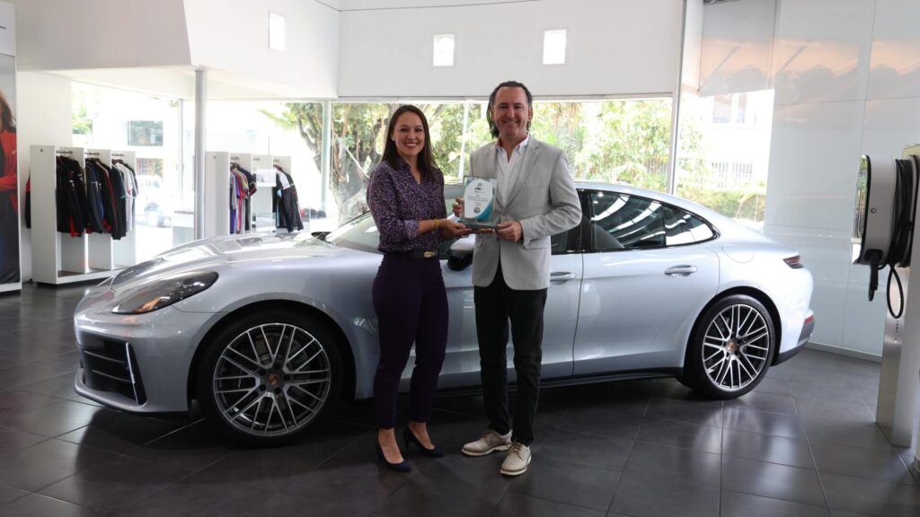 El Porsche Panamera es reconocido como el "Mejor Auto de Lujo y Desempeño 2025
