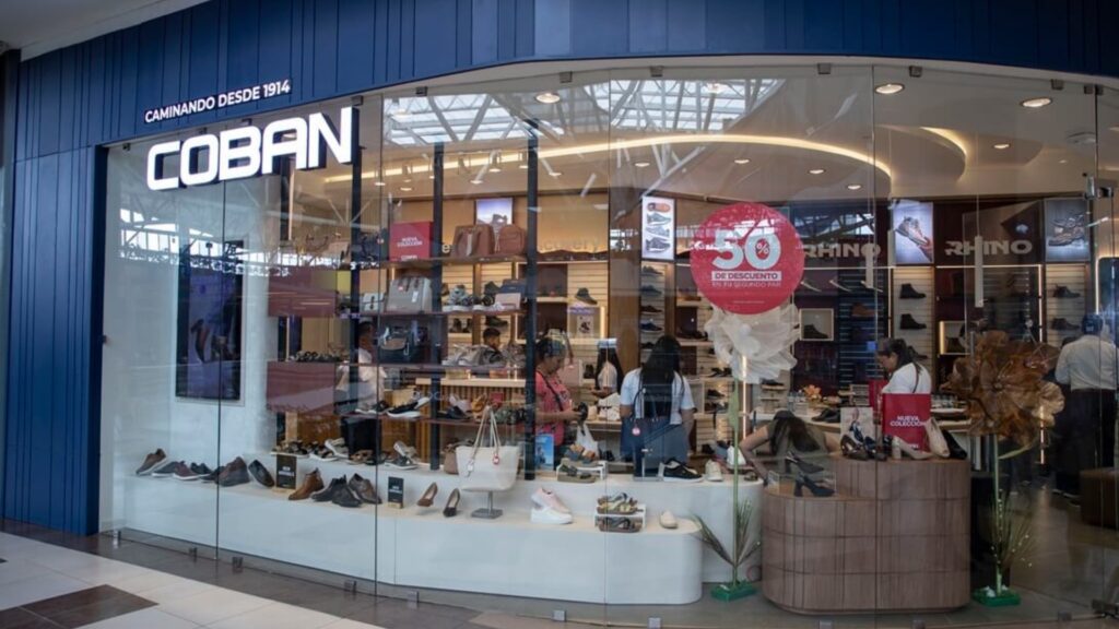 Calzado Cobán reinaugura en Portales con estilo utilitario y conexión auténtica