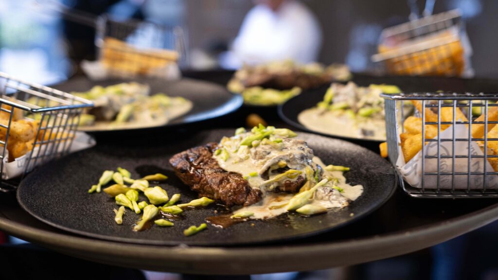 Una década de tradición: carne al trapo conquista Guatemala