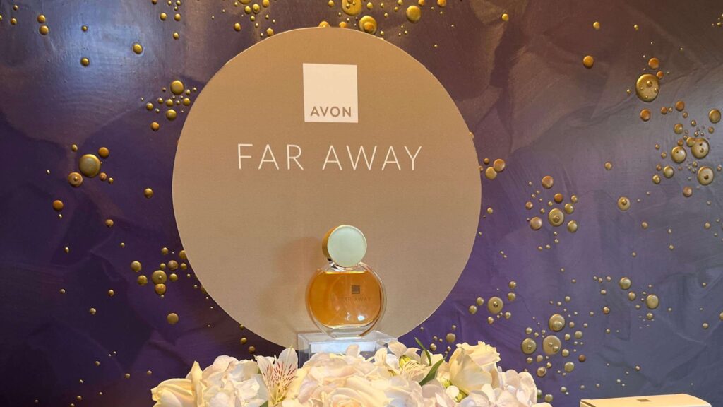 Avon renueva Far Away: fragancias que celebran la diversidad femenina