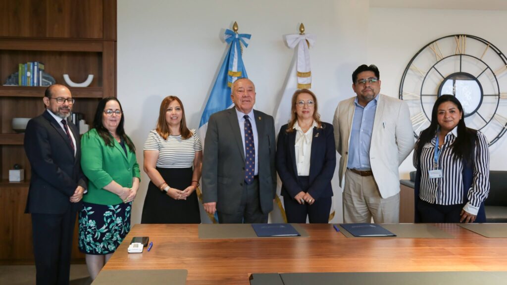 Nueva alianza entre IGSS y UPANA mejora formación de estudiantes y calidad de salud