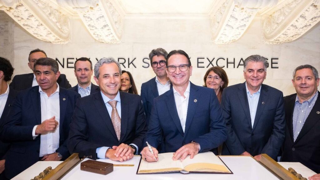 Grupo Cibest celebra 30 años de éxito en la Bolsa de Nueva York tras su evolución de Bancolombia