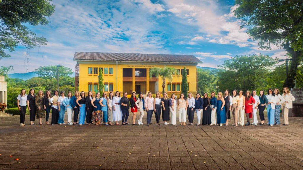 LEADS Academy for Women gradúa a 36 empresarias centroamericanas