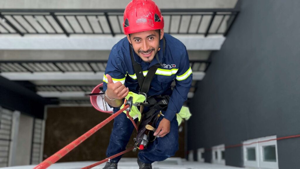 Más allá de la limpieza: el verdadero reto del trabajo en altura