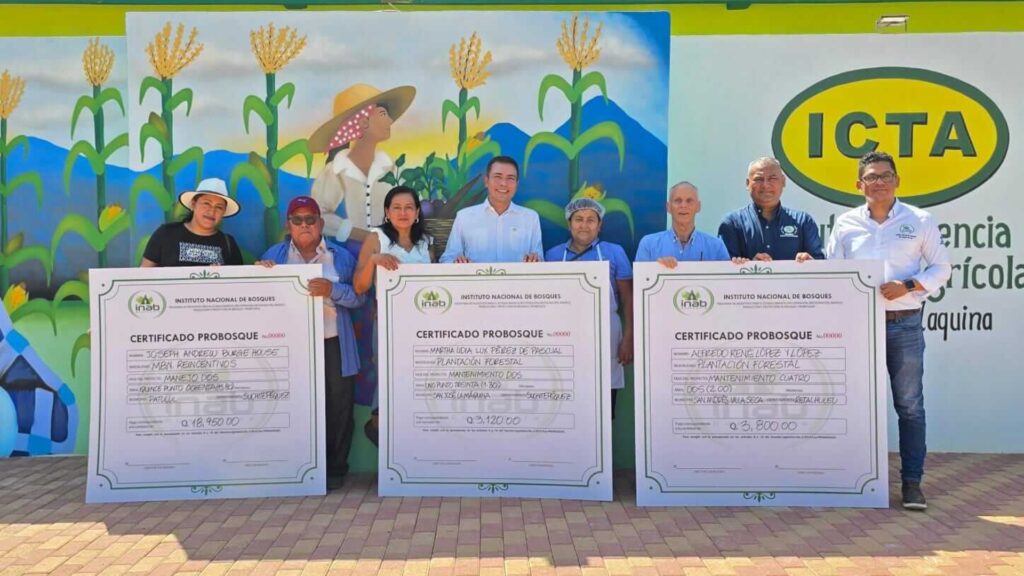 Probosque impulsa recuperación de bosques y economía en la Costa Sur, destaca INAB