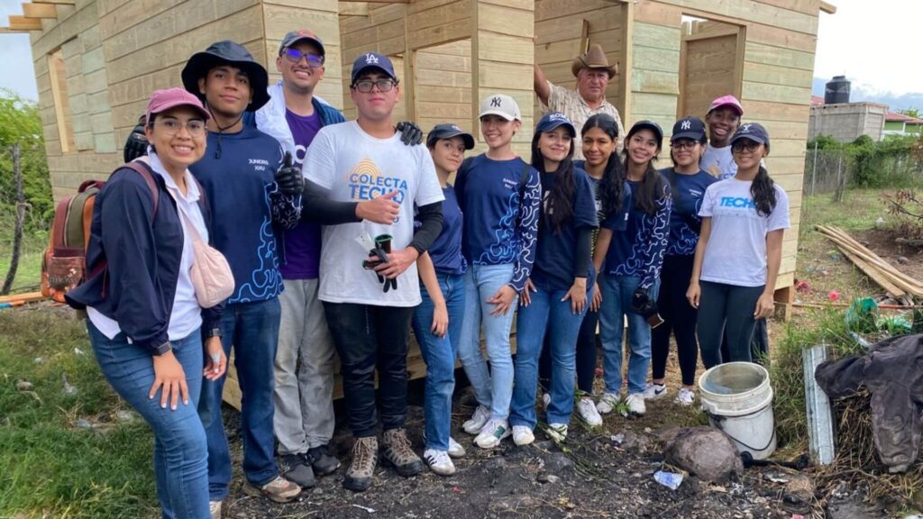 Porsche Honduras y TECHO unen esfuerzos para brindar un hogar