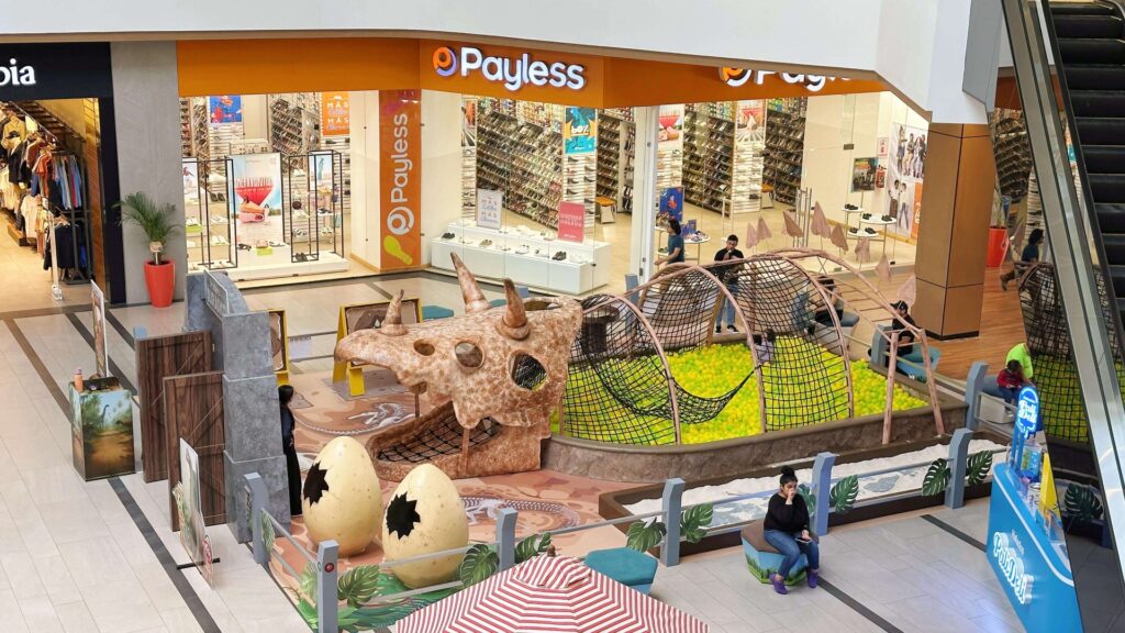 Pradera en Vistares revive la era jurásica con su exhibición de dinosaurios