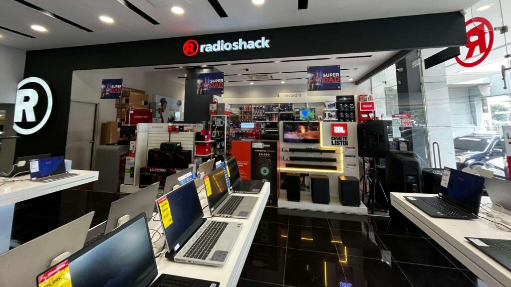Hot Weekend: el evento de descuentos más esperado de La Curacao y RadioShack