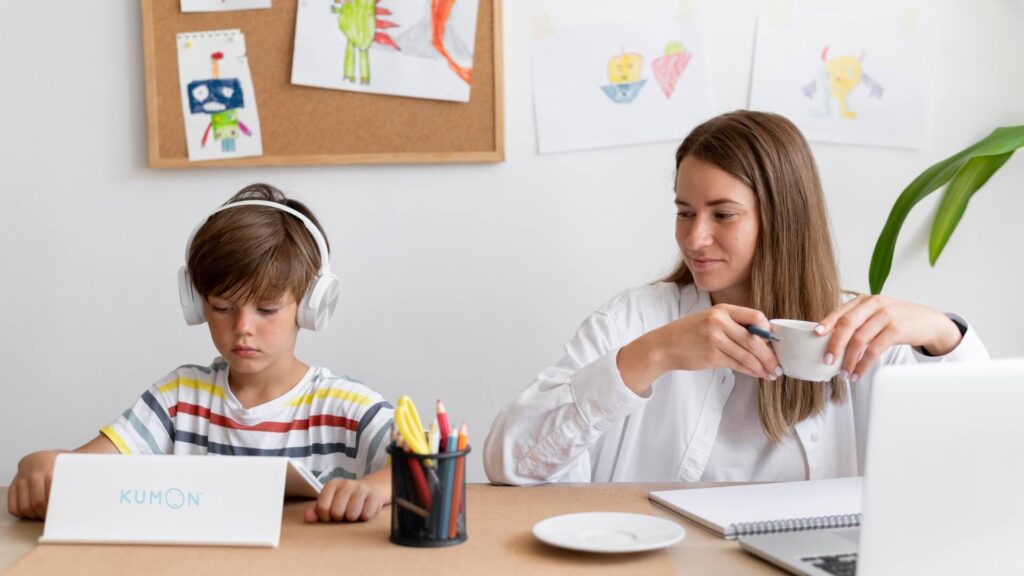 Más que calificaciones: guía para formar hábitos duraderos en tus hijos