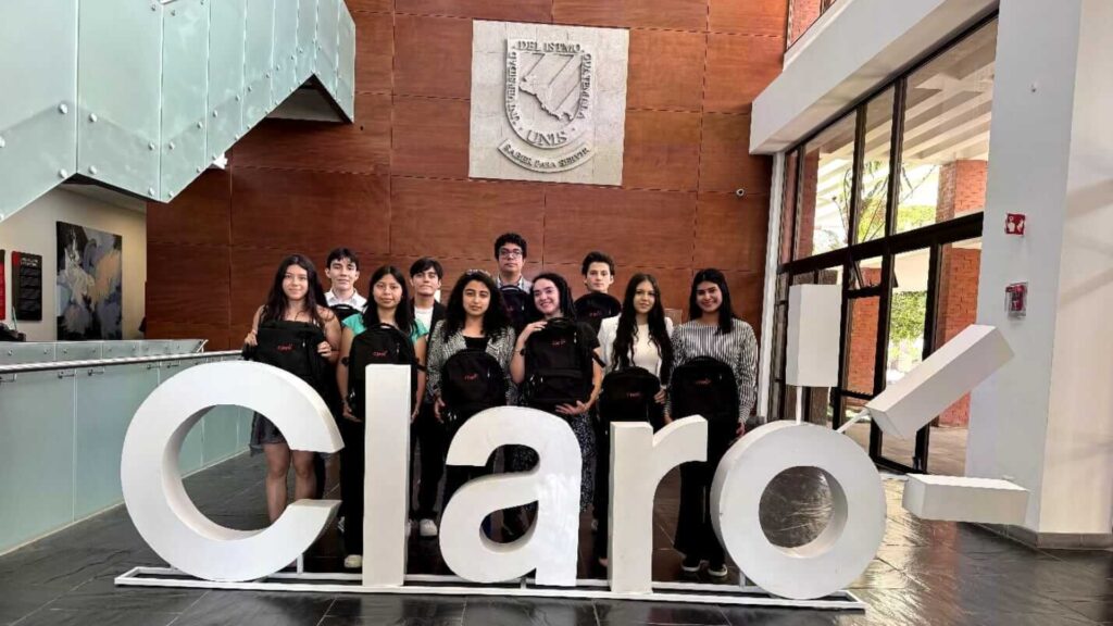 Claro conecta la educación universitaria con más oportunidades