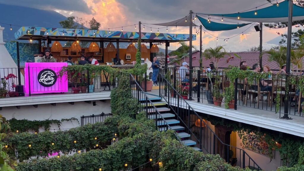 Descubre Guatemala desde sus hoteles: rutas culturales, naturaleza y experiencias auténticas