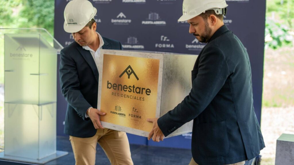 Benestare Residenciales inicia su construcción en zona 6 con la colocación de la primera piedra