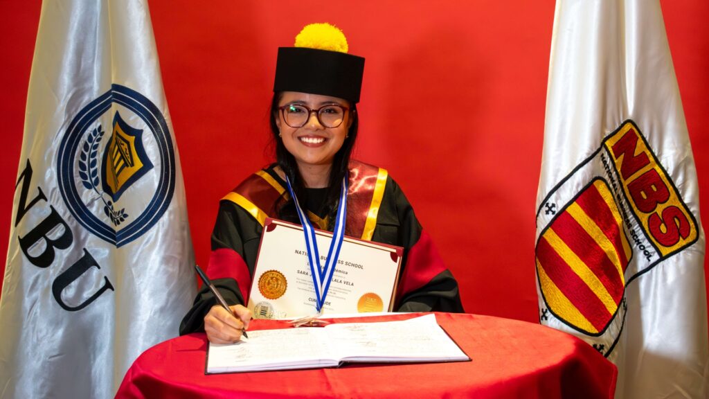 National Business School celebra su 23ª ceremonia de graduación en Guatemala