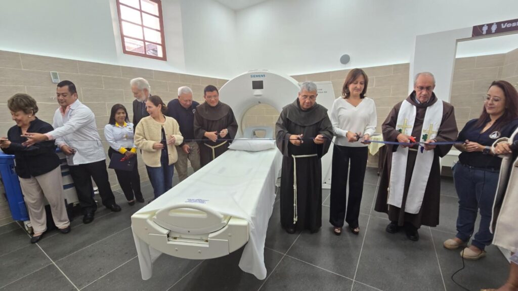 Nuevo tomógrafo impulsa la atención médica en el Hospital Santo Hermano Pedro