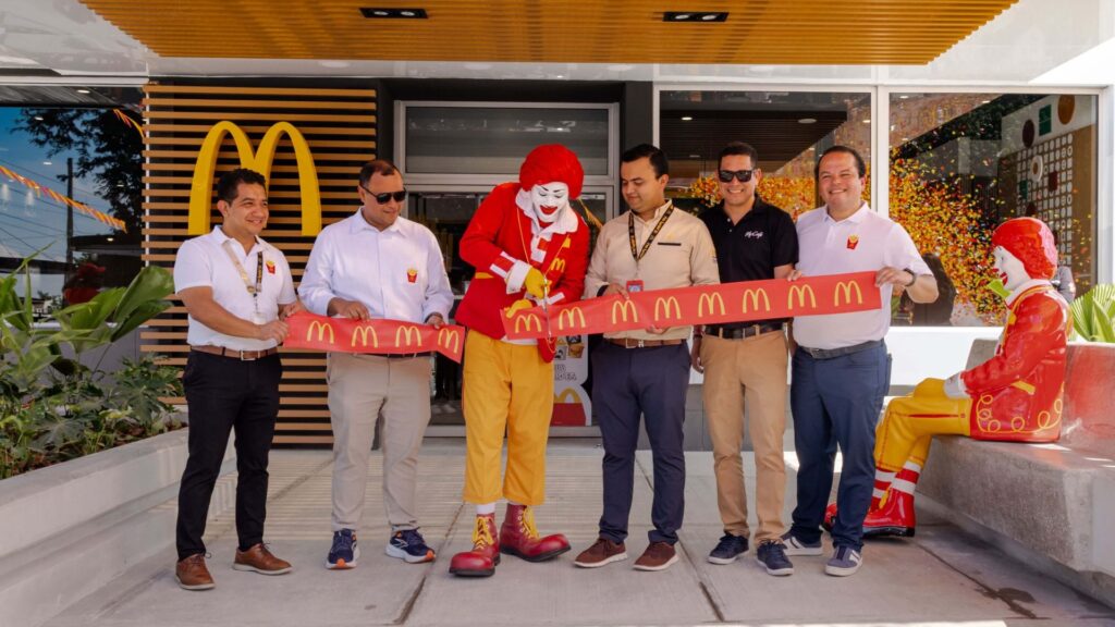 McDonald’s sigue creciendo en Guatemala y abre sus puertas en Santa Cruz Muluá