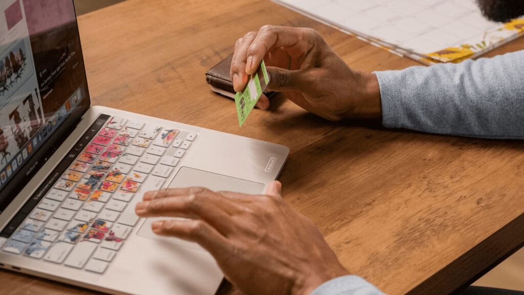 Aumentan las modalidades de fraude en línea: esto recomiendan los expertos