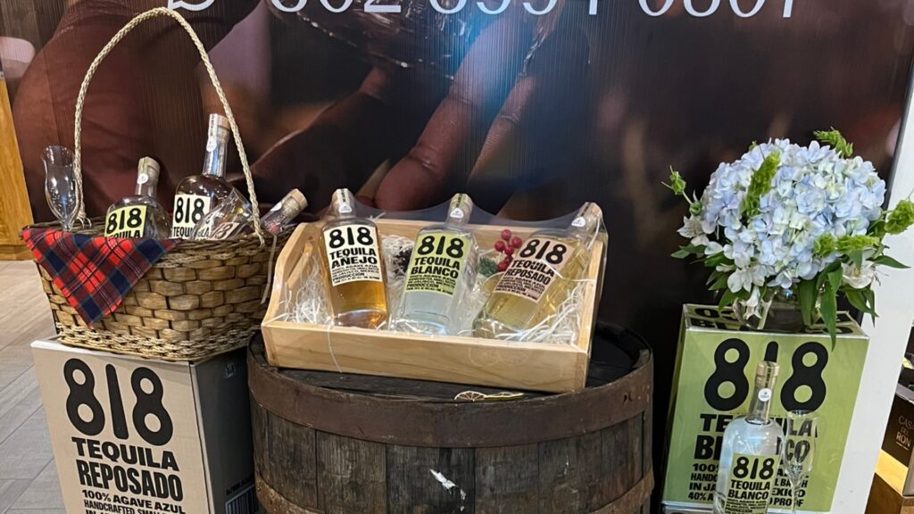 818 Tequila desembarca en Guatemala con el respaldo de Licores de Guatemala