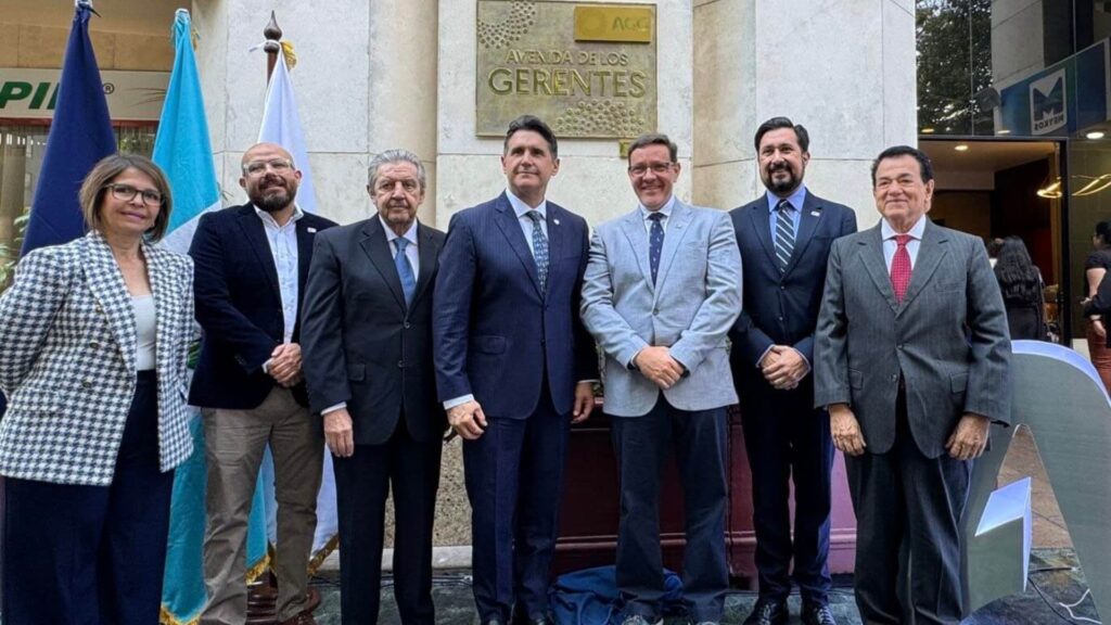 Guatemala rinde homenaje a sus líderes empresariales con la Avenida de los Gerentes