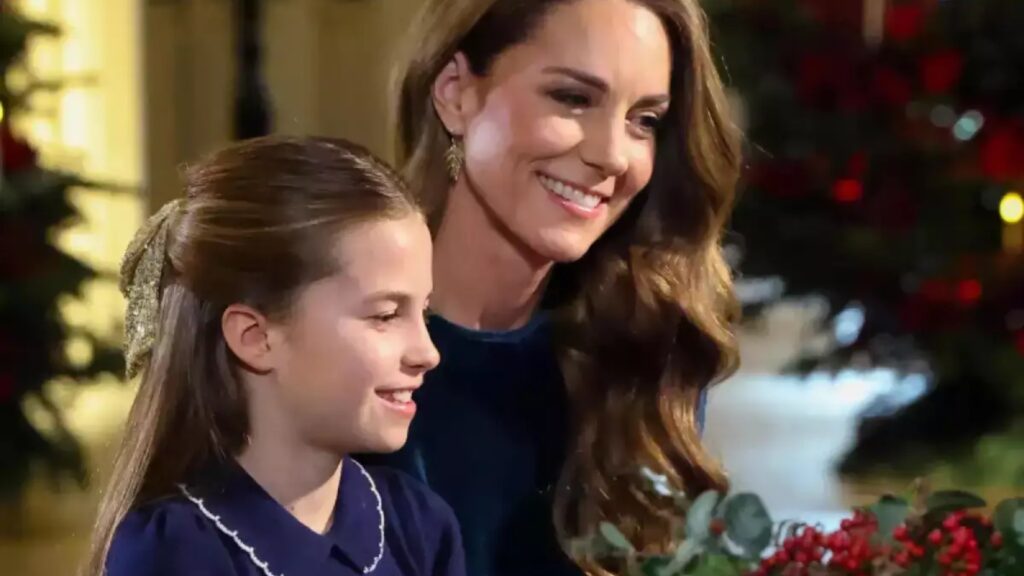 Kate Middleton y la princesa Charlotte brillan juntas al piano en una especial celebración navideña