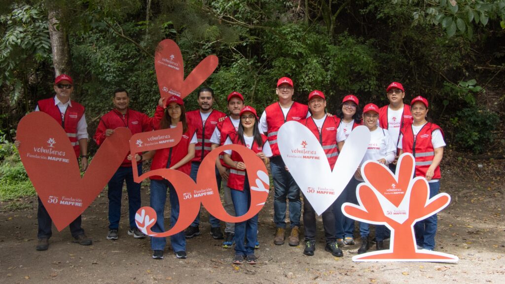 Voluntariado de Fundación MAPFRE deja huella social en cientos de familias guatemaltecas