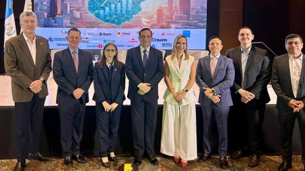 AGIS aborda el futuro del seguro en Guatemala durante su foro 2026