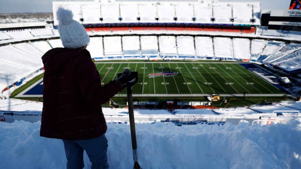 Los Buffalo Bills fortalecen el espíritu de equipo al invitar a sus fans a colaborar en el estadio