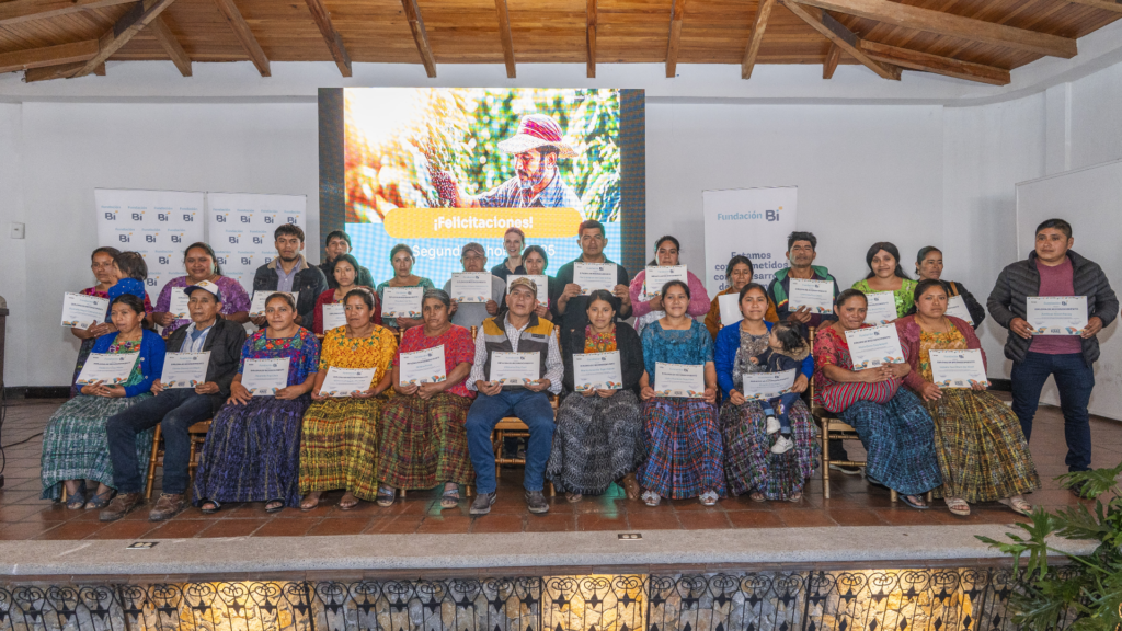 Fundación BI fortalece el desarrollo agrícola en Alta Verapaz con Conexión Raíz