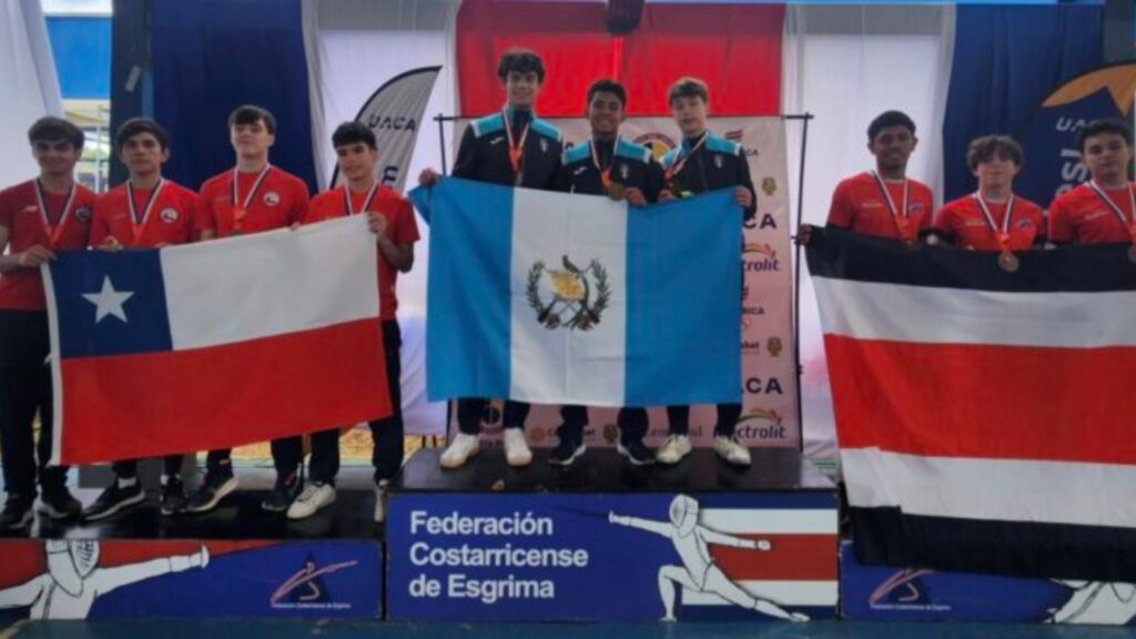 Esgrimistas conquistan medallas de oro, plata y bronce en Costa Rica