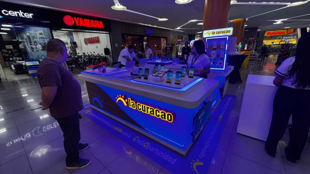 La Curacao fortalece su presencia con nuevo kiosco en Centro Comercial Santa Clara