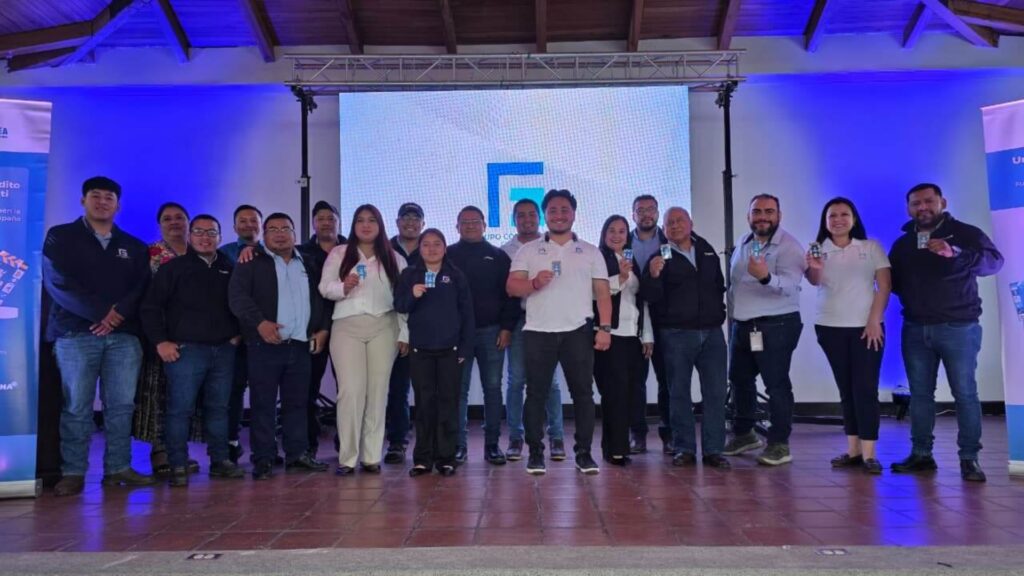 TARCRESA y FUNDEA lanzan tarjeta de crédito para apoyar a microempresarios en Guatemala
