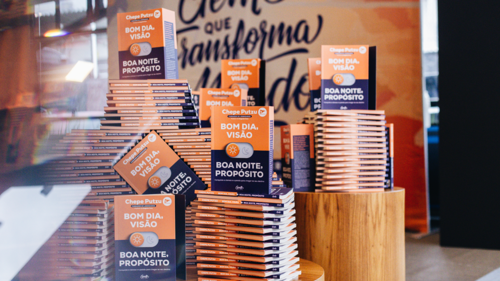 Chepe Putzu logra liderazgo en ventas de libros de desarrollo personal en Brasil