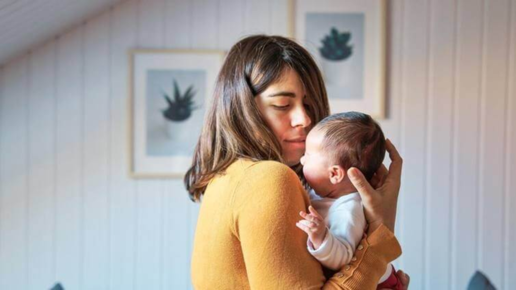 Posparto: cómo identificar complicaciones y cuidar la salud materna