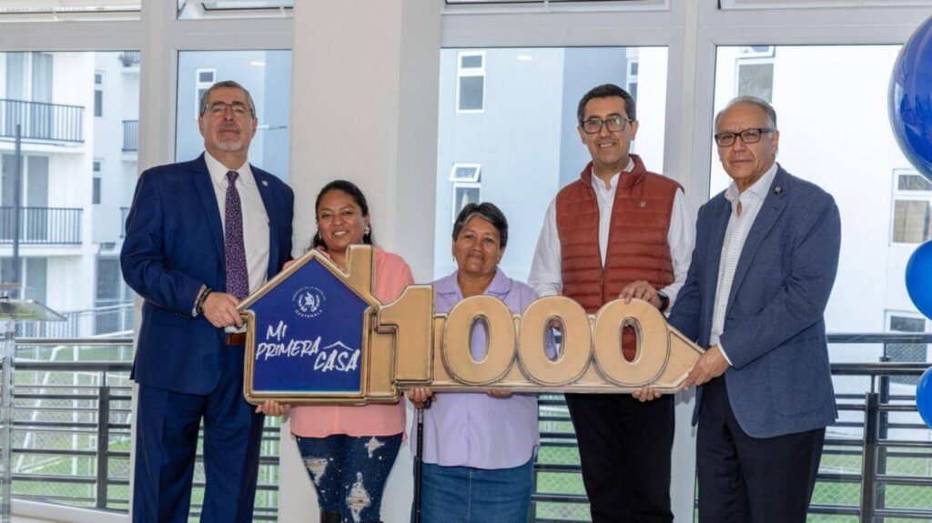 Banco CHN hace realidad el sueño de tener casa propia